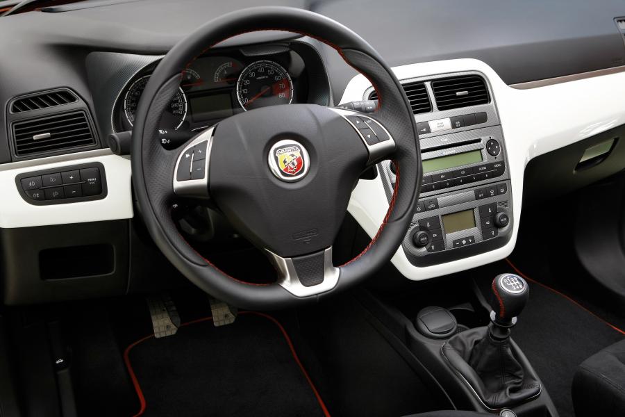 Торпедо Abarth Grande Punto (199) 2007 года  (WW) (фото 25 из 46)